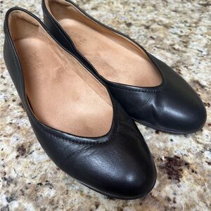 Naturalizer Black Leather Classic Ballet Flats